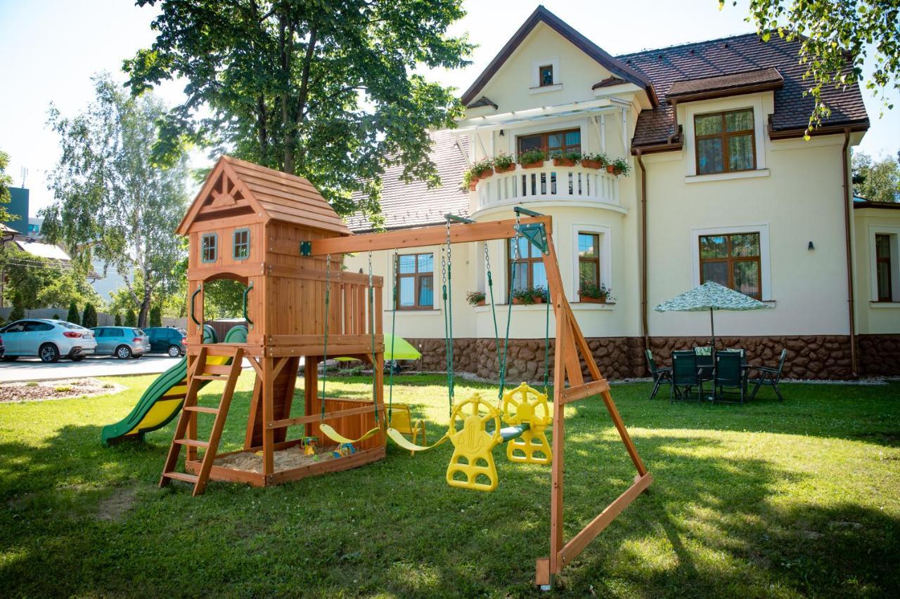 Villa Garden Apartments Попрад Экстерьер фото
