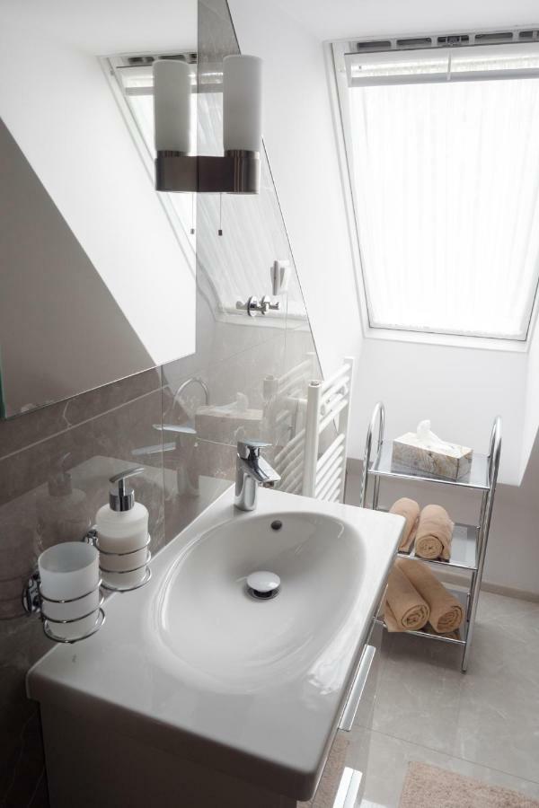 Villa Garden Apartments Попрад Экстерьер фото