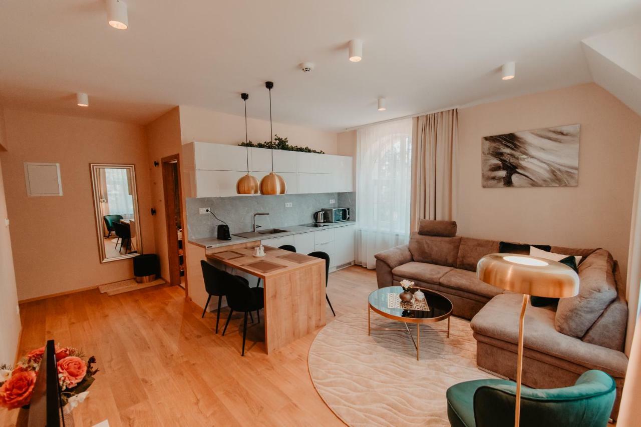 Villa Garden Apartments Попрад Экстерьер фото