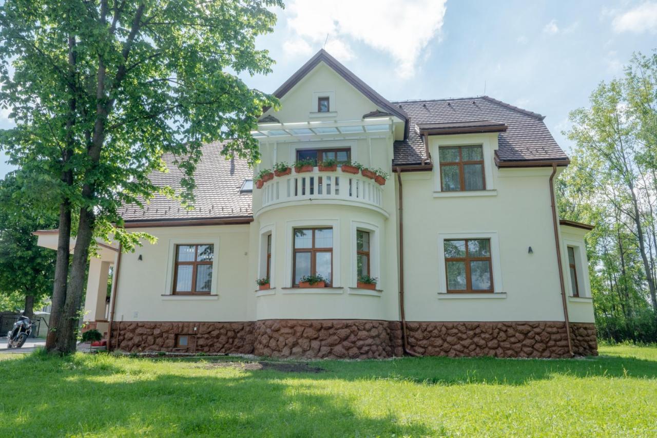 Villa Garden Apartments Попрад Экстерьер фото